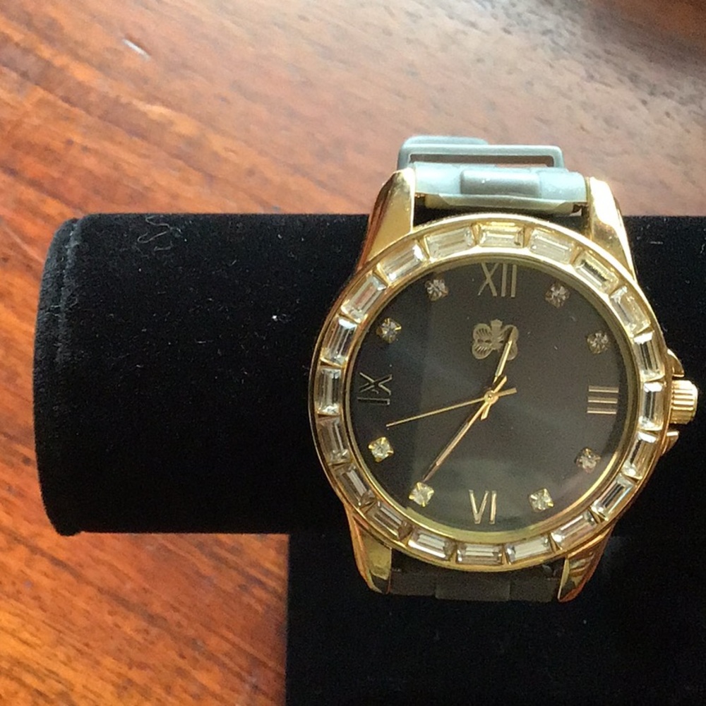 Joan Rivers large face watch